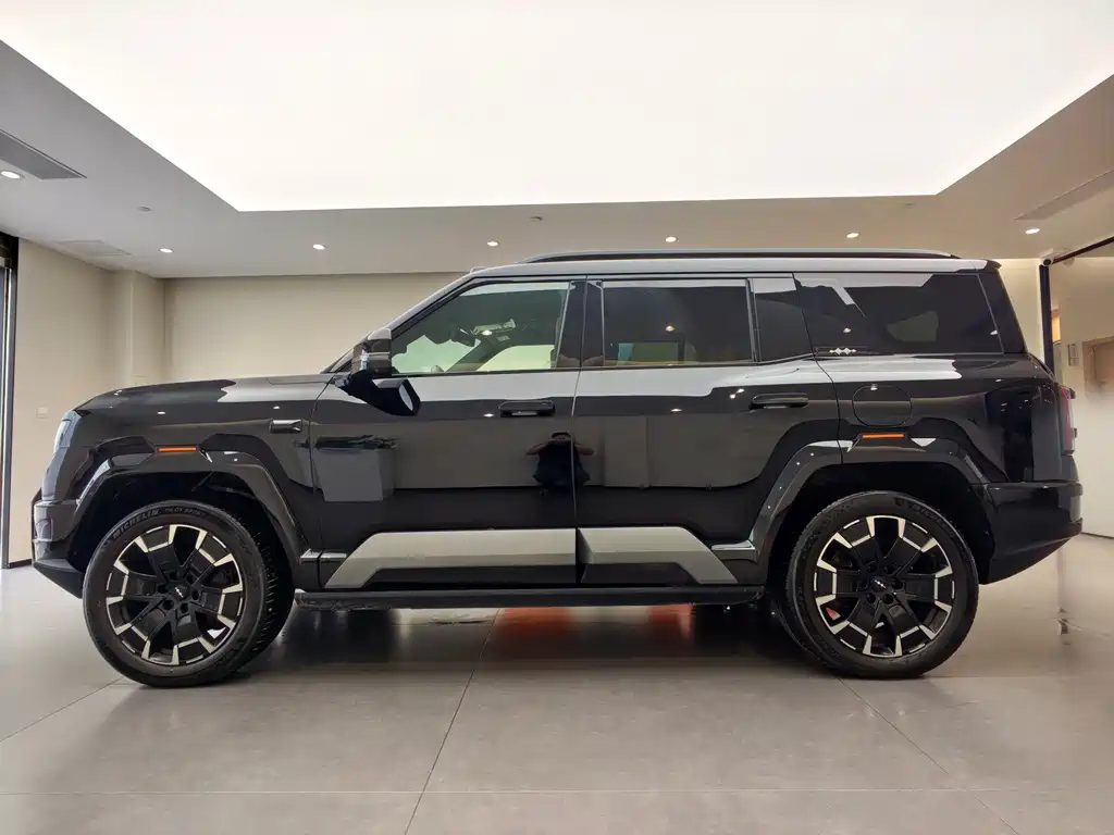 Leopard 8 Brave Flagship 7-seat