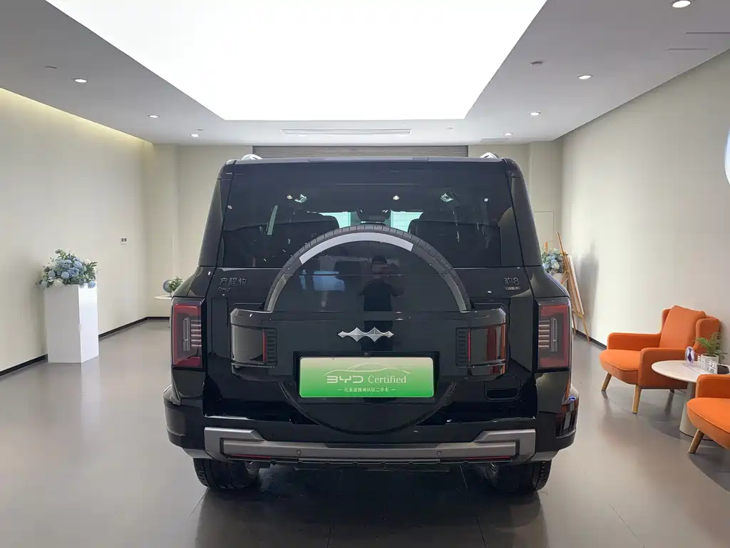 Leopard 8 Brave Flagship 7-seat