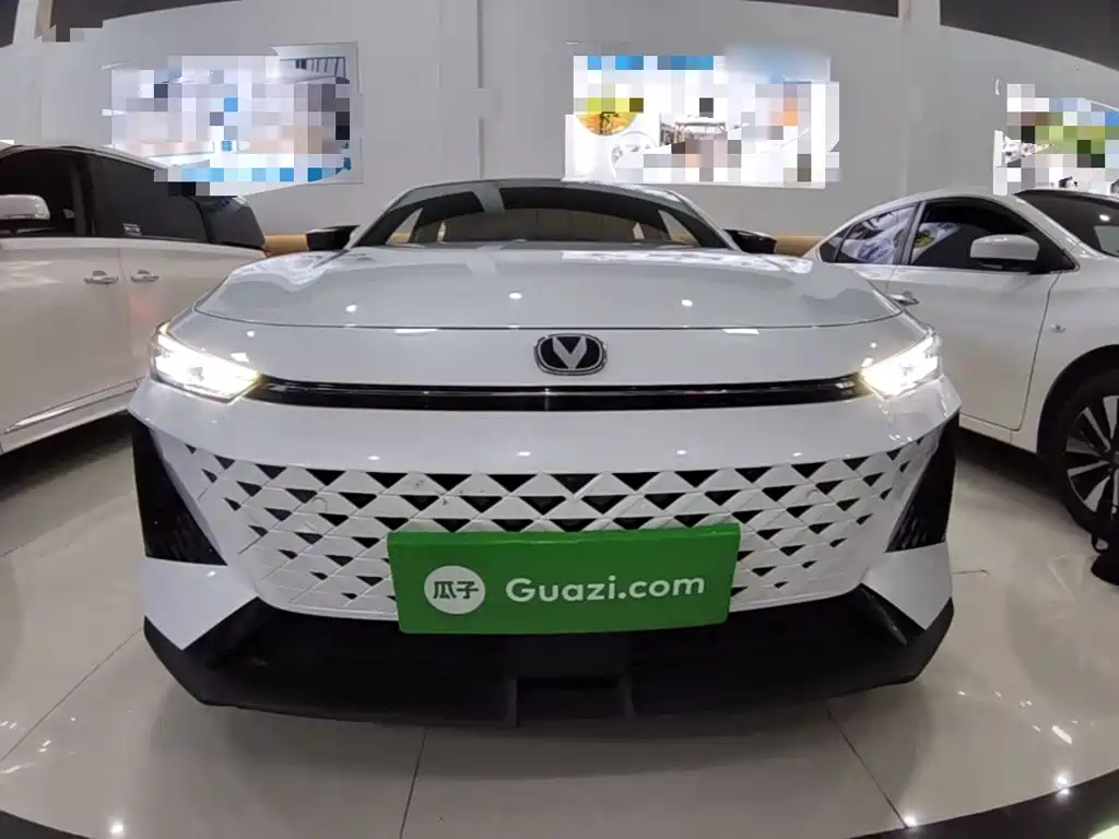 Changan UNI-V 1.5 T Distinguished