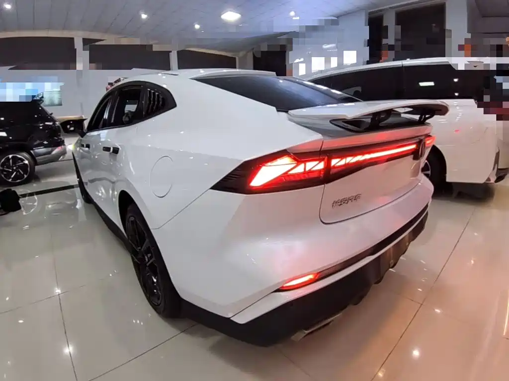 Changan UNI-V 1.5 T Distinguished