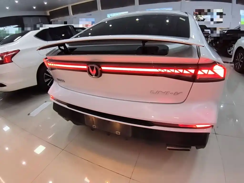 Changan UNI-V 1.5 T Distinguished