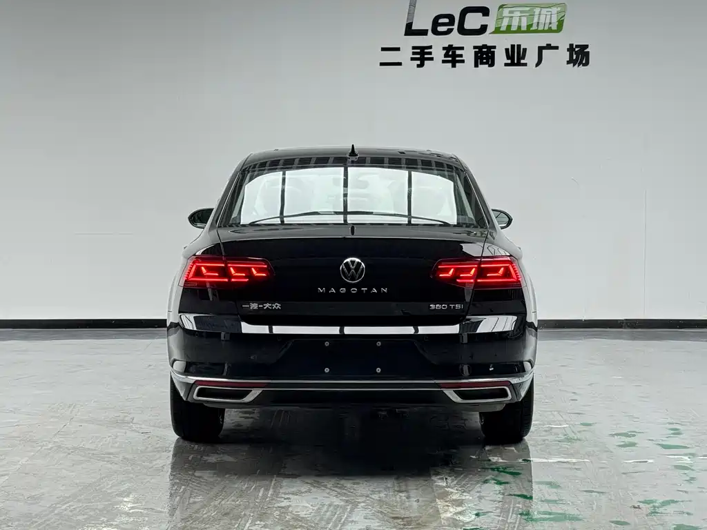 Magotan 3000 10 K Selected 380 TSI DSG Luxury