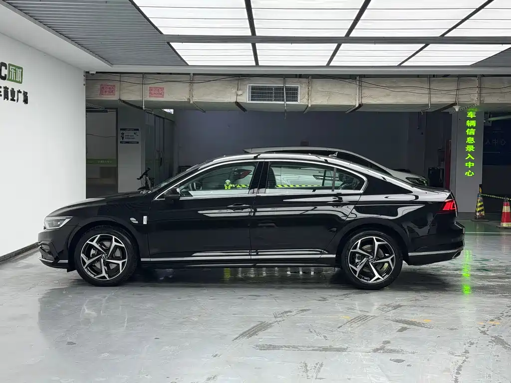 Magotan 3000 10 K Selected 380 TSI DSG Luxury