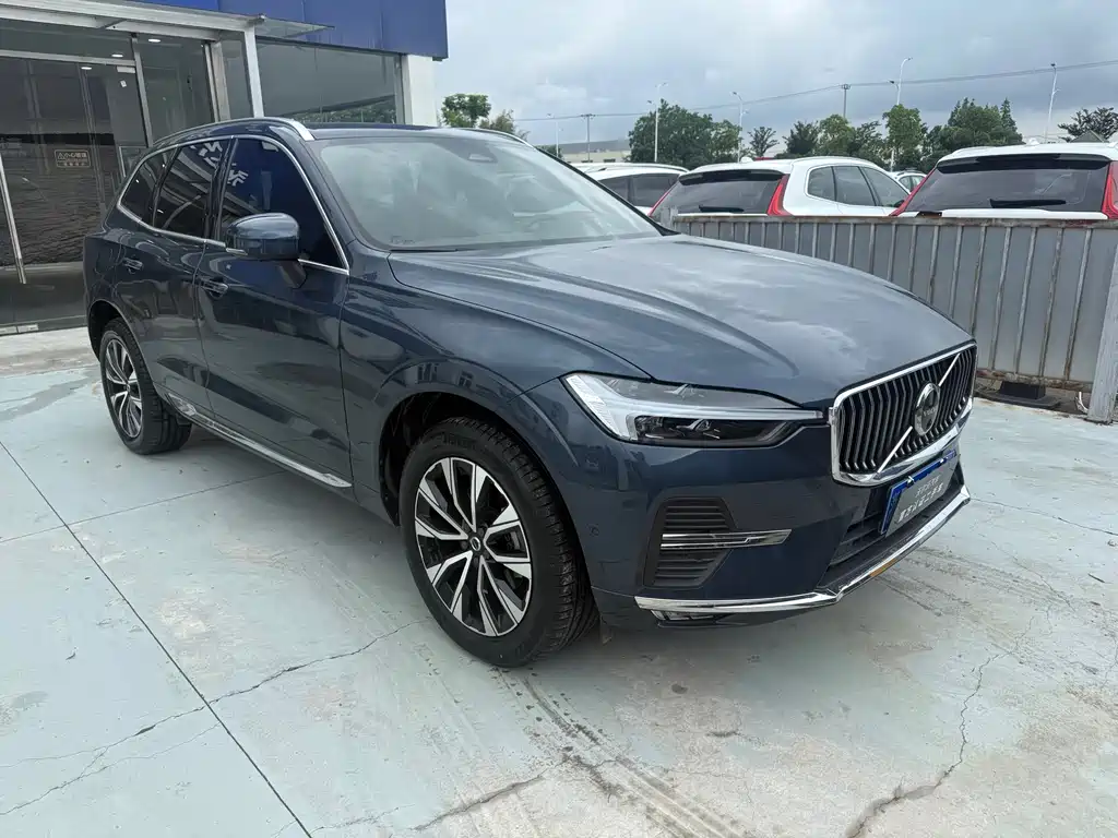 Volvo XC60 沃尔沃XC60 2023款 B5 四驱智雅豪华版