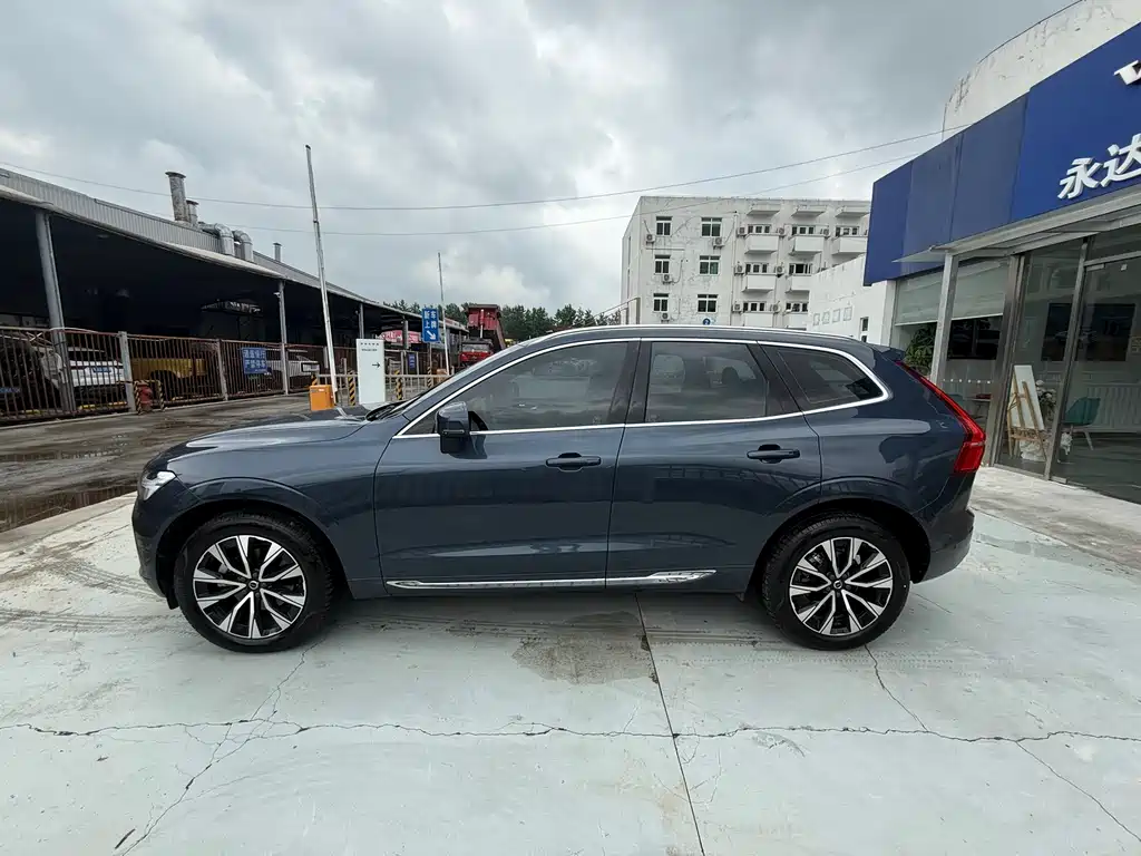 Volvo XC60 沃尔沃XC60 2023款 B5 四驱智雅豪华版