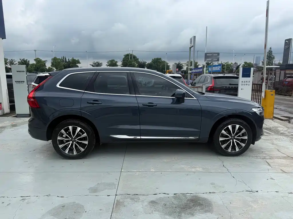 Volvo XC60 沃尔沃XC60 2023款 B5 四驱智雅豪华版