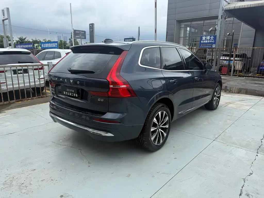 Volvo XC60 沃尔沃XC60 2023款 B5 四驱智雅豪华版