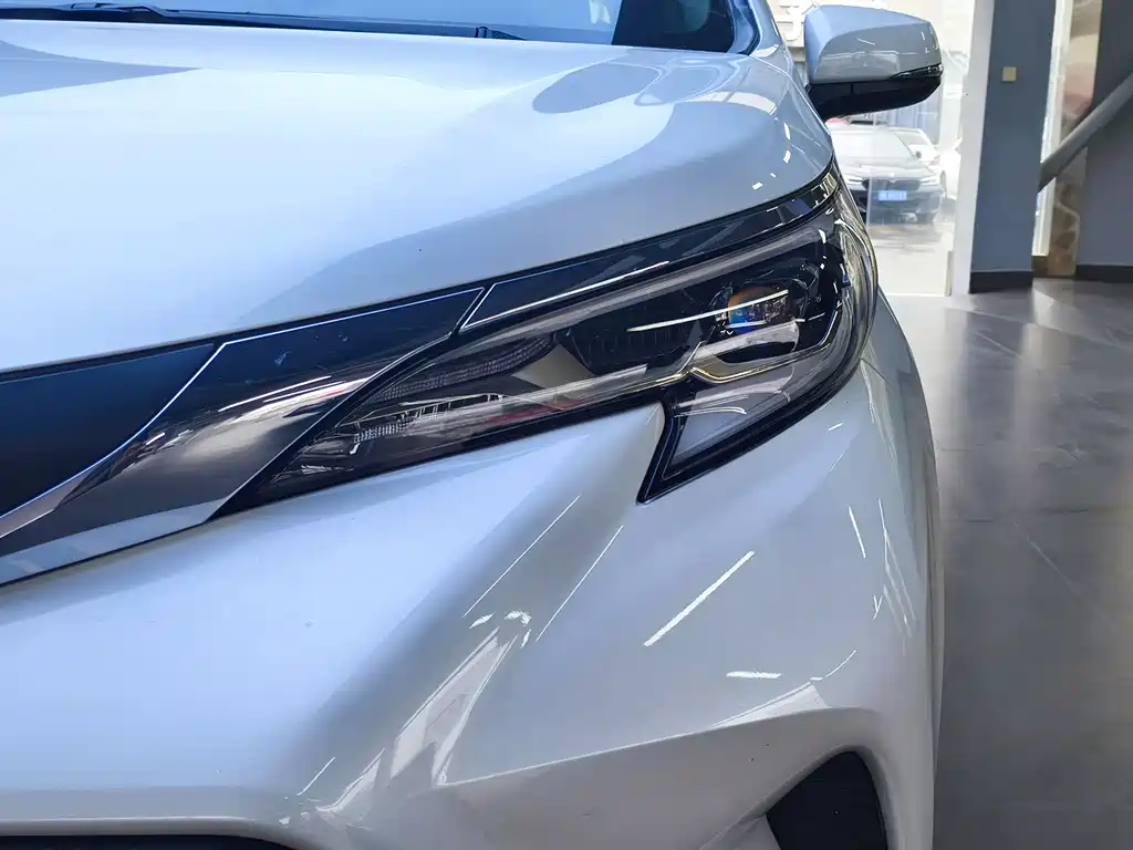 Granvia 2.5 L Hybrid Comfort