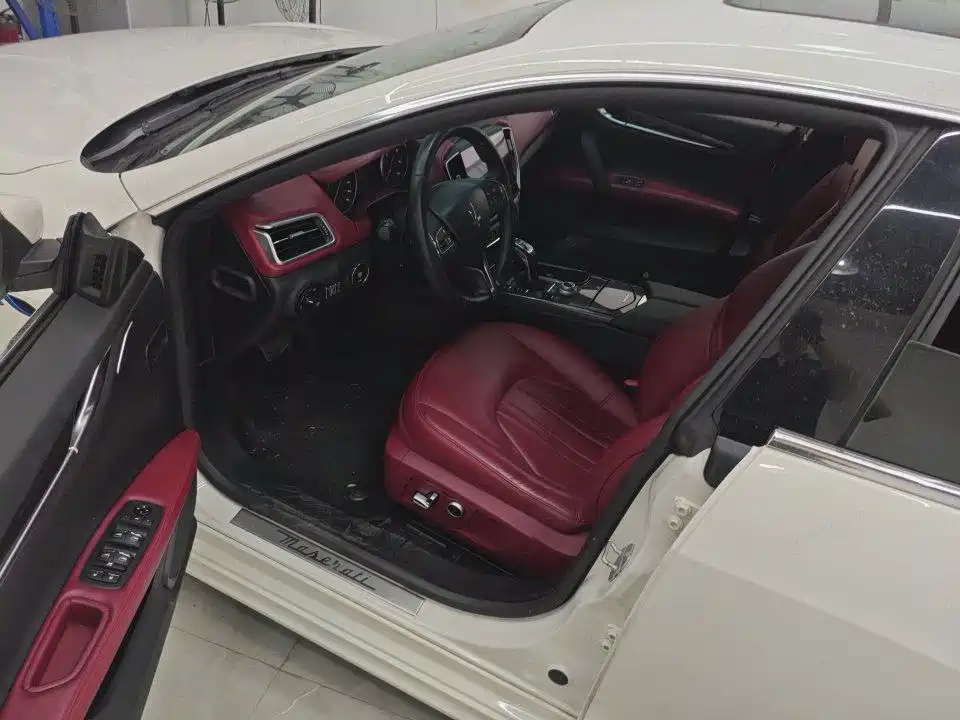 Ghibli 2.0 T GT Sharp Edge