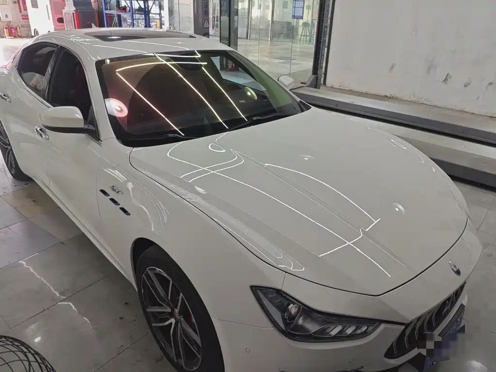 Ghibli 2.0 T GT Sharp Edge