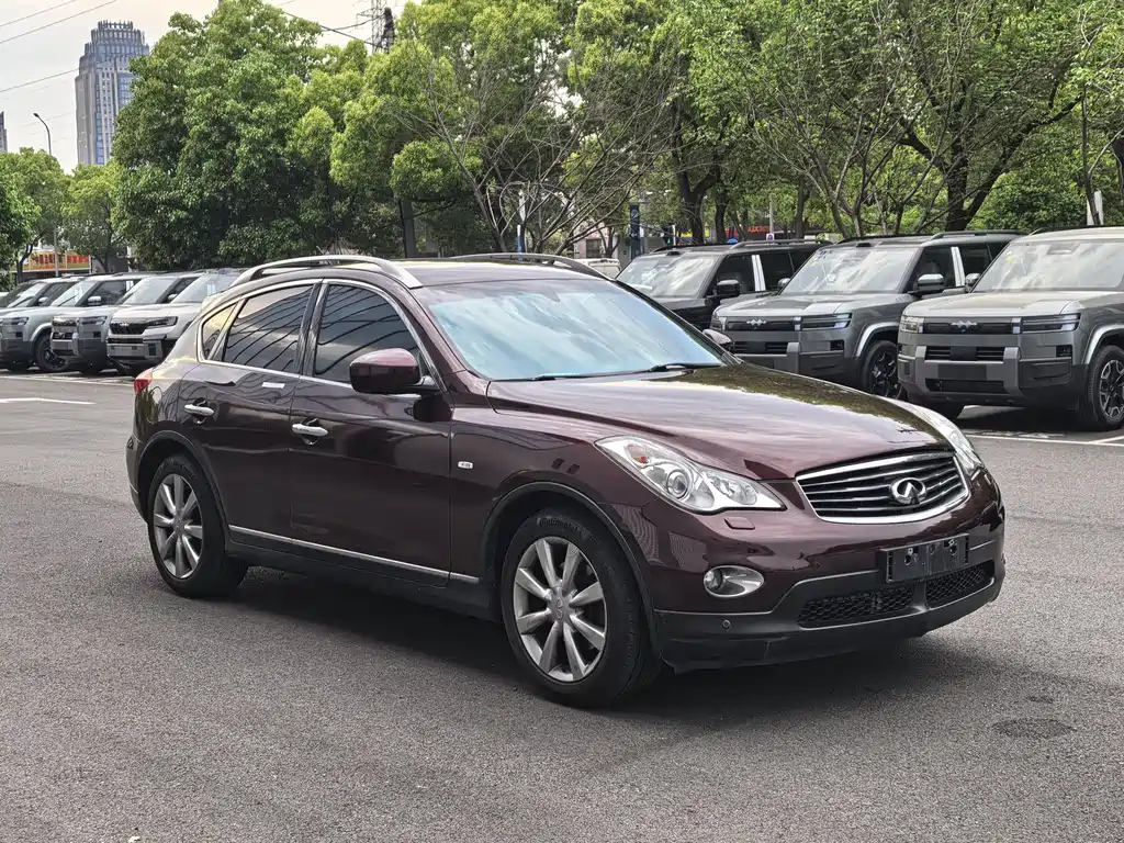 Infiniti QX50 (Import) 2.5 L 2 WD Grace