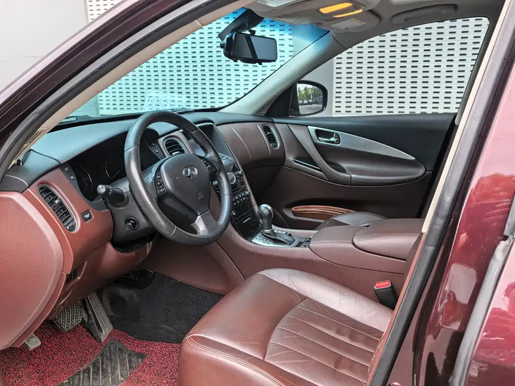 Infiniti QX50 (Import) 2.5 L 2 WD Grace