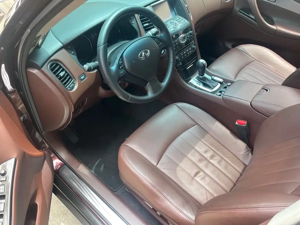 Infiniti QX50 (Import) 2.5 L 2 WD Grace