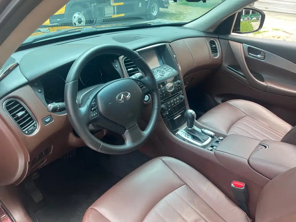 Infiniti QX50 (Import) 2.5 L 2 WD Grace