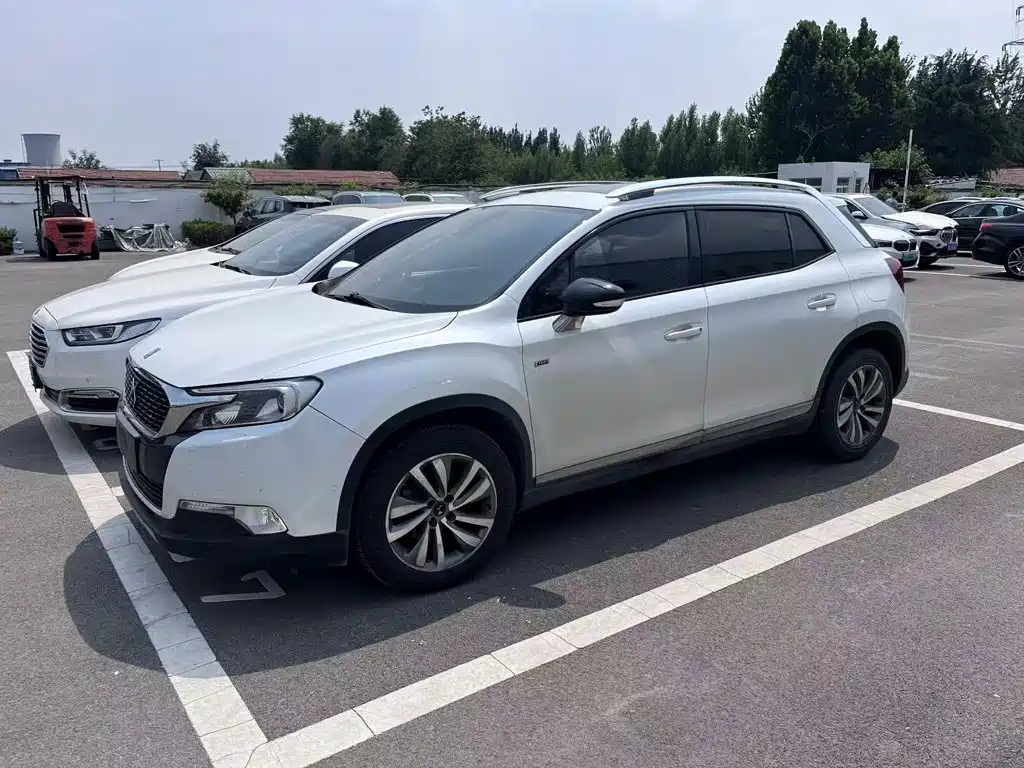 DS 6 1.6 T Luxury THP160