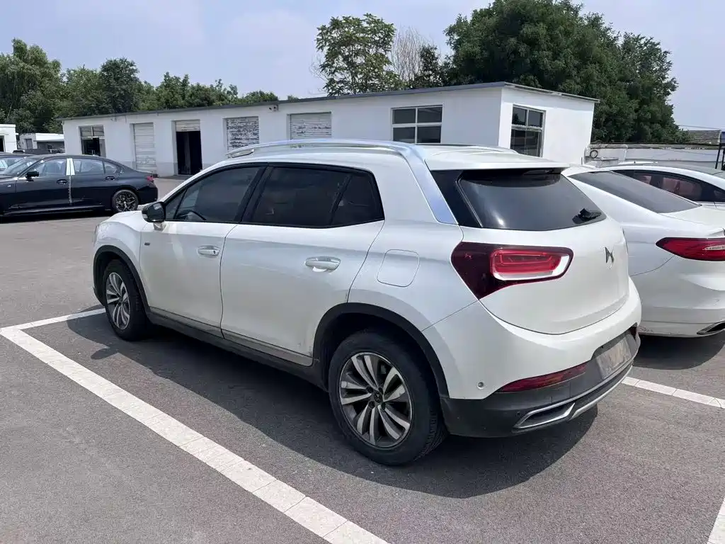 DS 6 1.6 T Luxury THP160