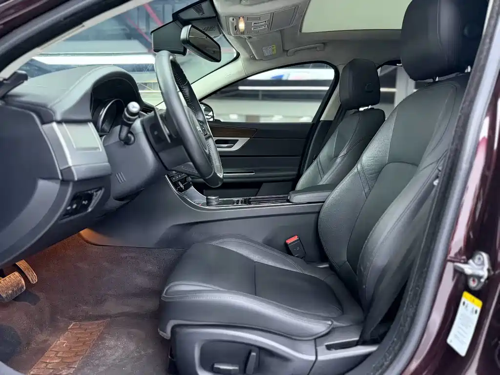 Jaguar XFL XFL 2.0 T 200 PS Luxury