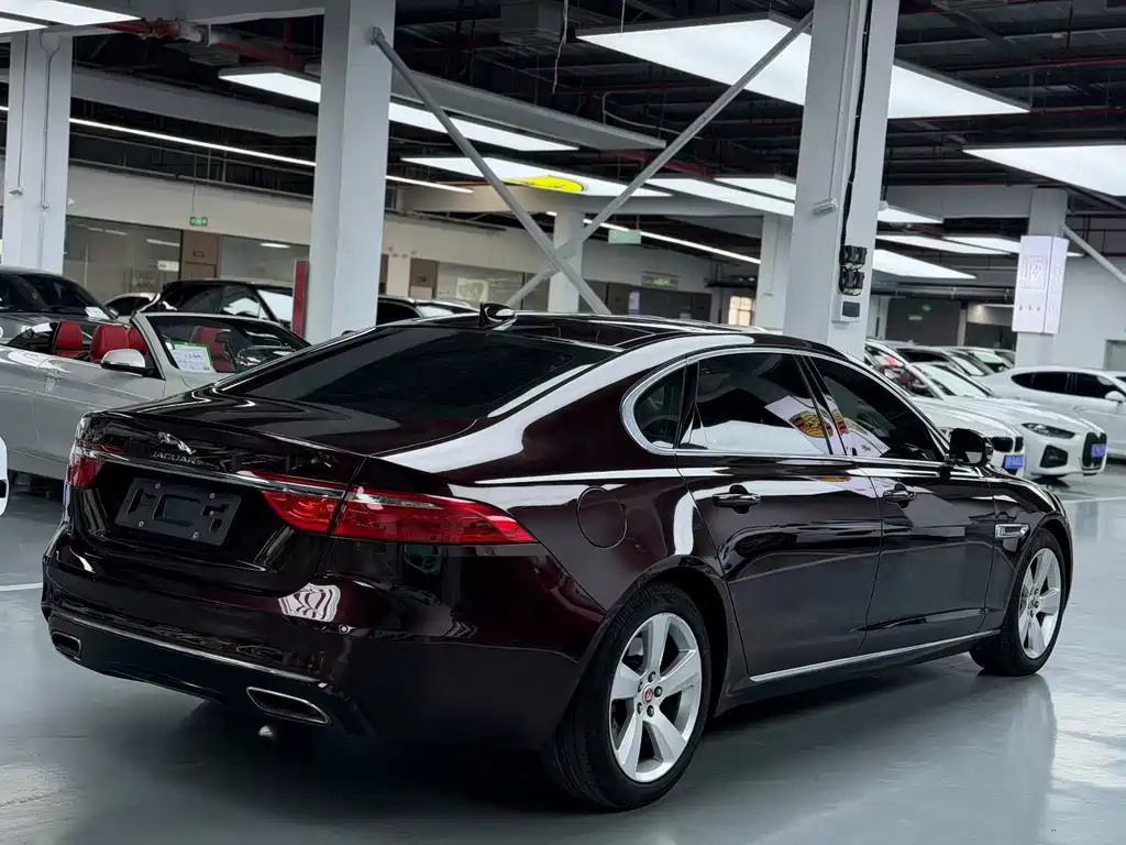 Jaguar XFL XFL 2.0 T 200 PS Luxury