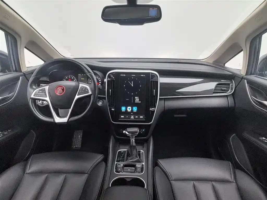 Song MAX 1.5 T Auto Connected Premium 6-seat