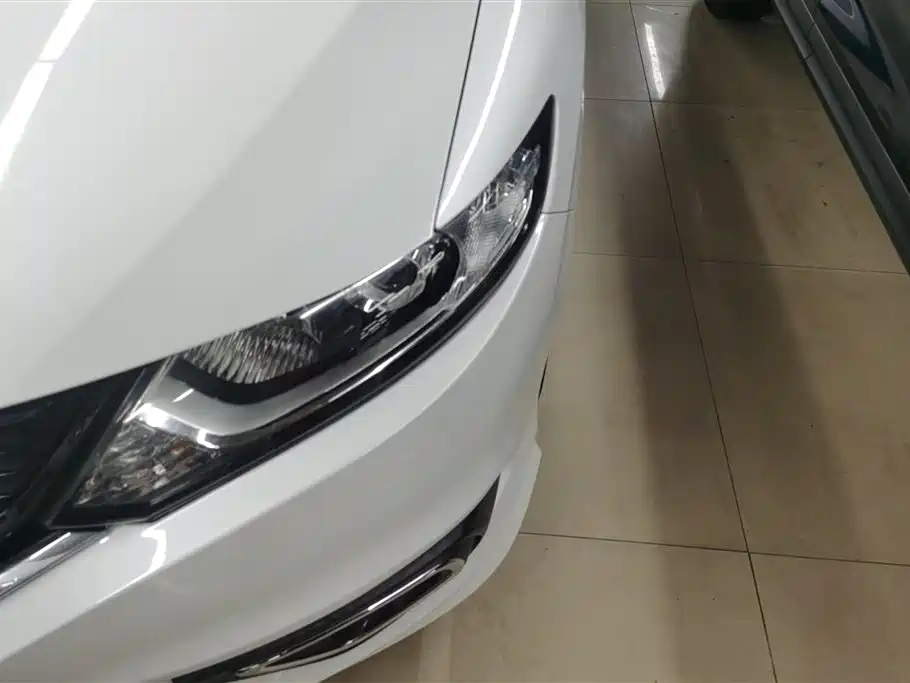 Jade 1.8 L Auto Comfort Elite 5-seat