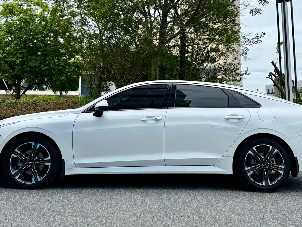 Kia K5 270 T CVVD Luxury Tech