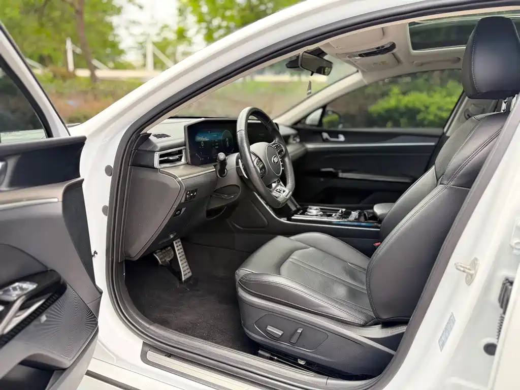 Kia K5 270 T CVVD Luxury Tech