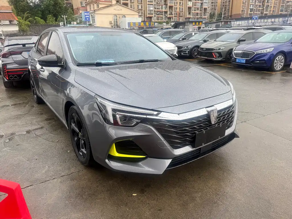Roewe i6 MAX 300 TGI Auto Cool