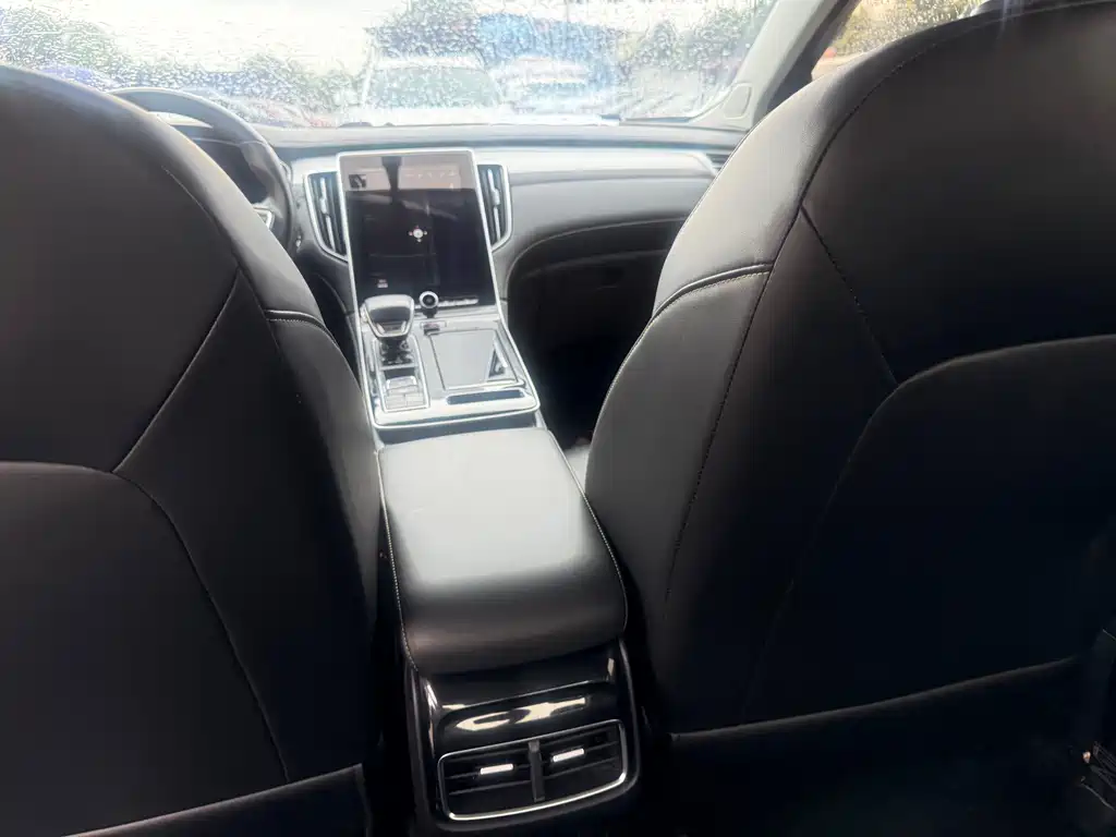 Roewe i6 MAX 300 TGI Auto Cool