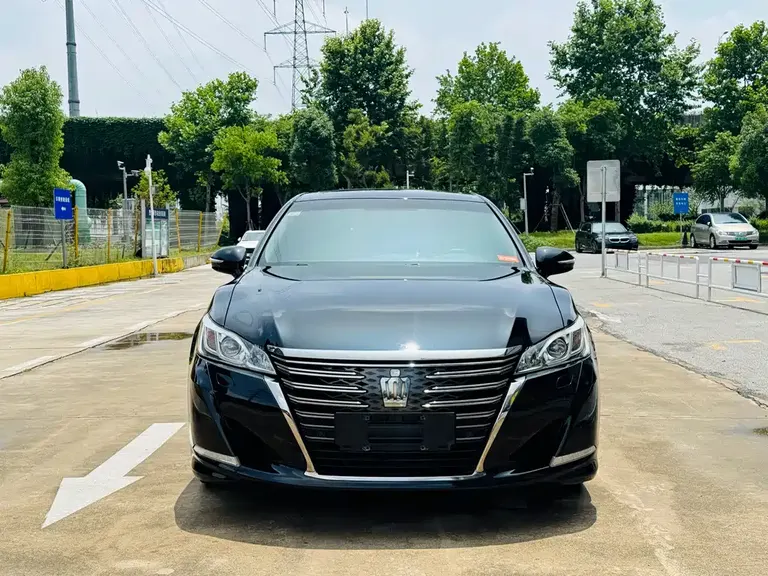 Toyota Crown 2.0 T Fashion
