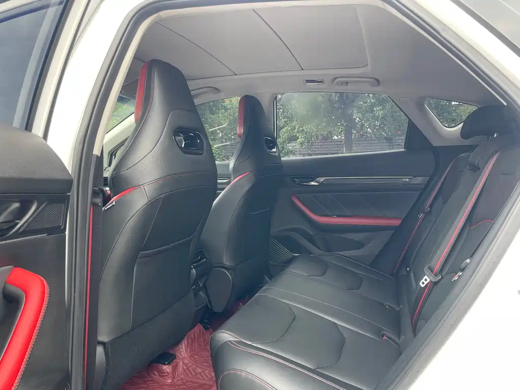 Emgrand S 1.4 T CVT Crossover Player