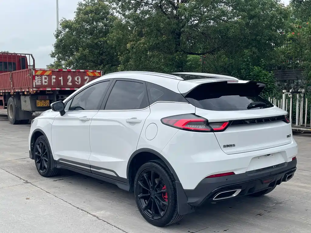Emgrand S 1.4 T CVT Crossover Player