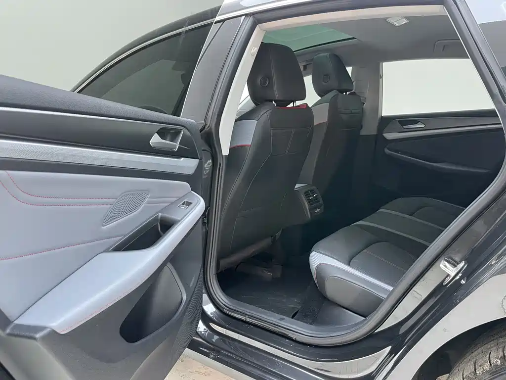 Lamando Lamando L 280 TSI DSG Spicy Cool