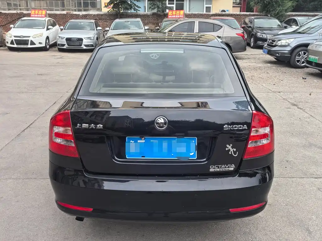 Octavia Classic 1.6 L Auto Yijie