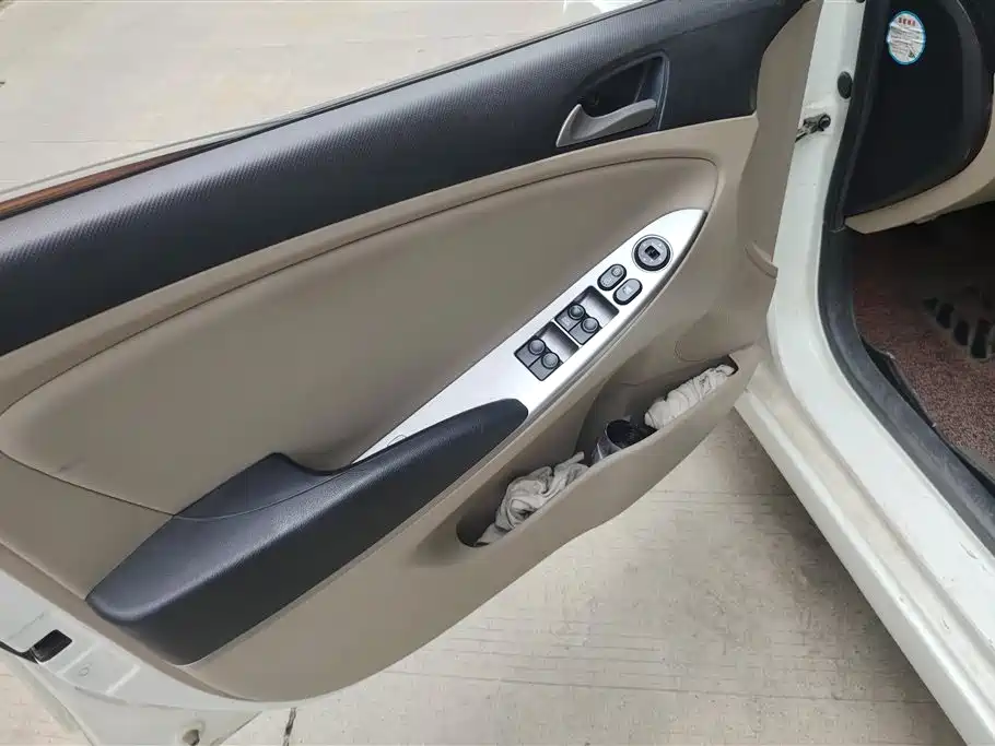 Accent 1.4 L Manual Intelligent GLS