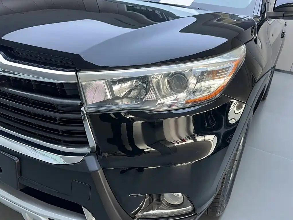 Highlander 2.0 T 4 WD Luxury 7-seat