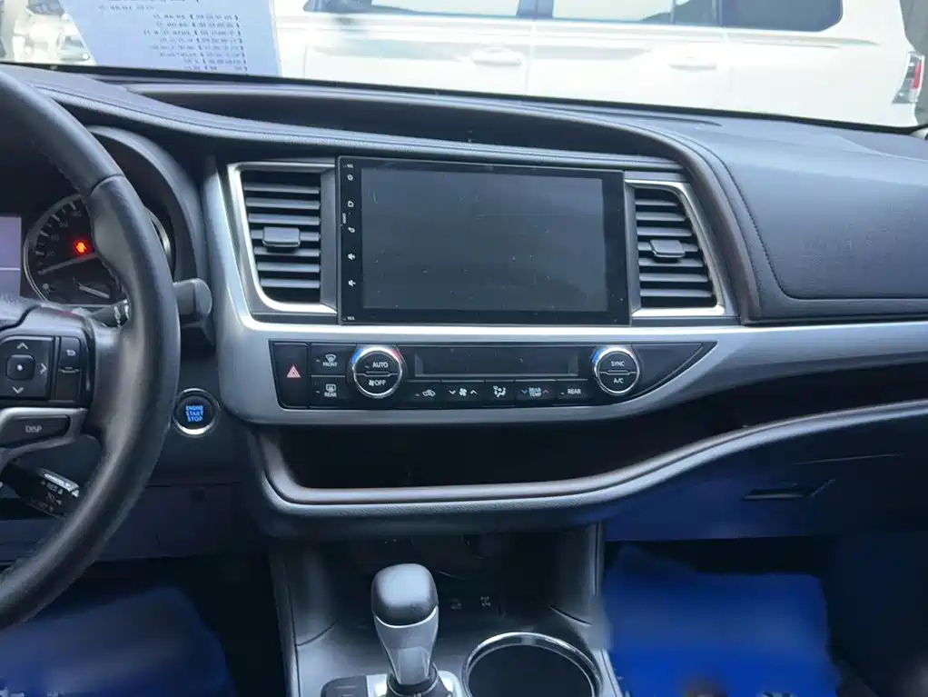 Highlander 2.0 T 4 WD Luxury 7-seat