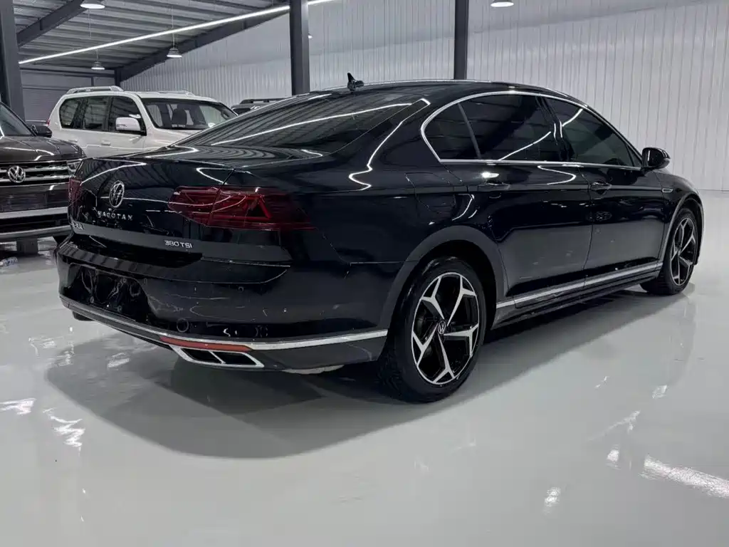 Magotan 200 10 K Commemorative 330 TSI DSG Luxury