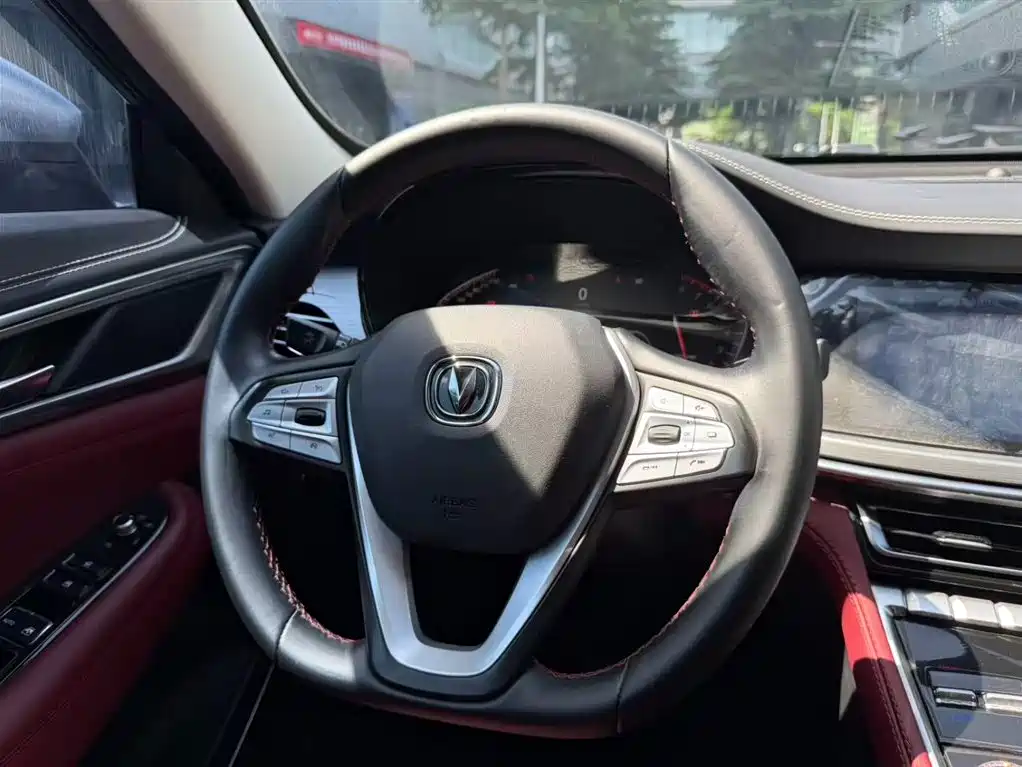 Changan CS85 Coupe 1.5 T DCT Luxury