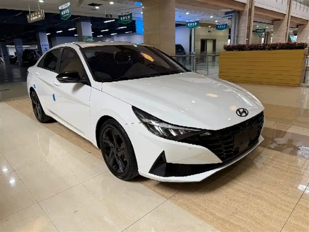 Elantra 1.5 L CVT LUX Distinguished
