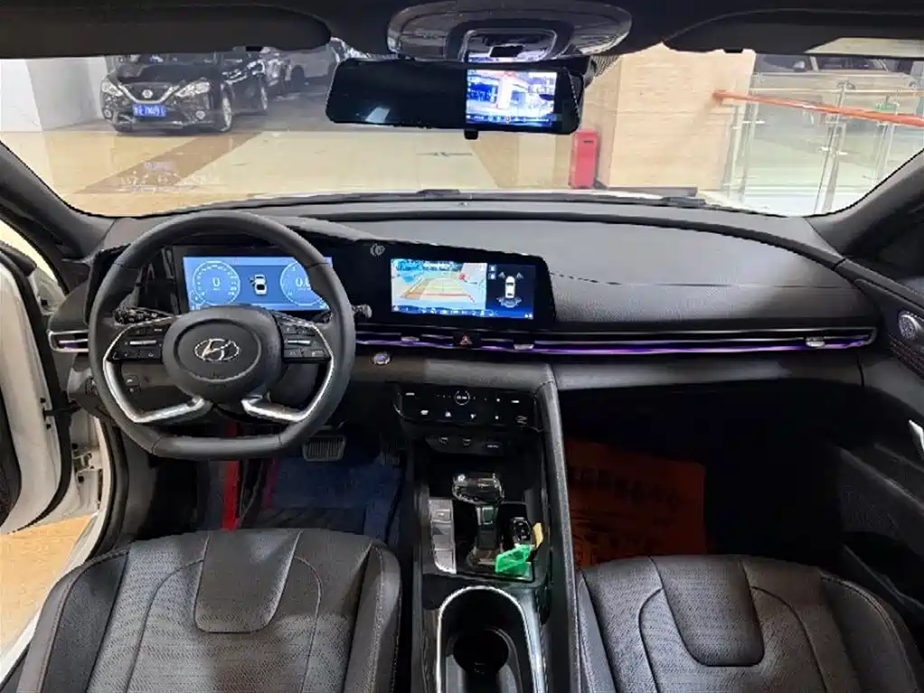 Elantra 1.5 L CVT LUX Distinguished