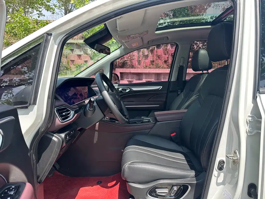 GAC Trumpchi M6 PRO 270 T DCT Premium