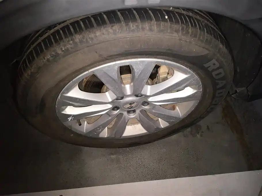 Roewe RX5 20 T 2 WD Manual Flagship