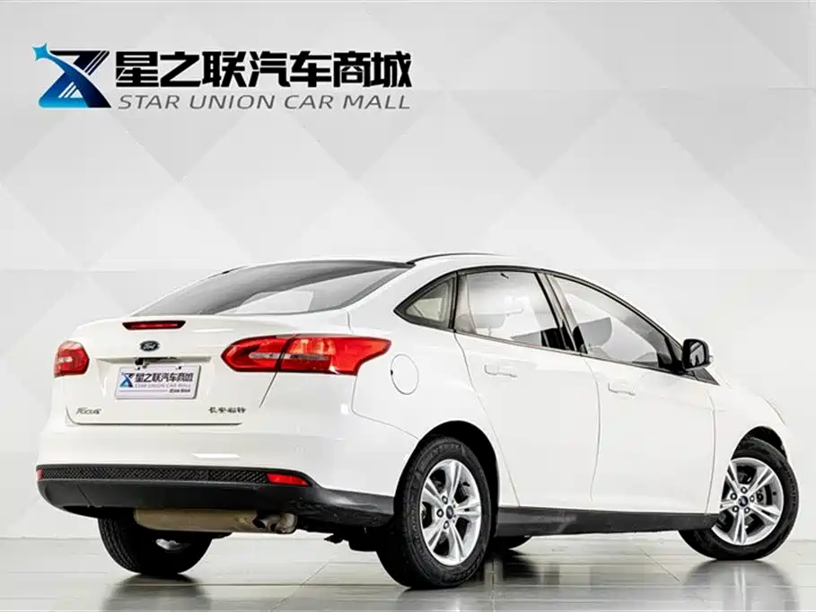 Focus Sedan 1.6 L Auto Comfort