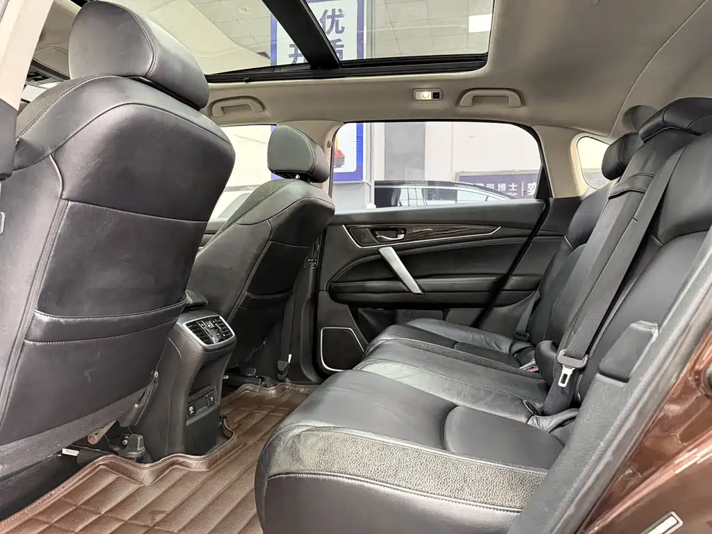 Avancier 370 TURBO 2 WD Luxury