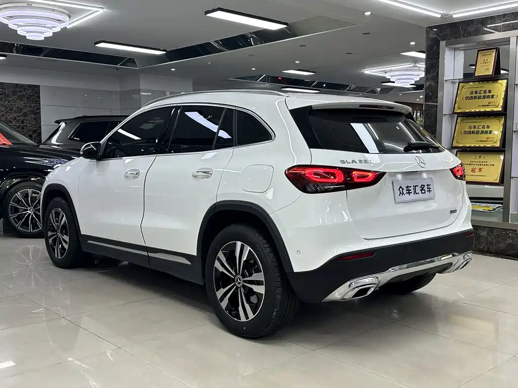 Mercedes-Benz GLA GLA 220