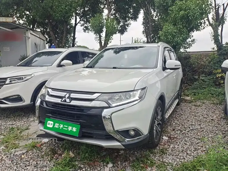 Mitsubishi Outlander 2.0 L 2 WD Glory 5-seat