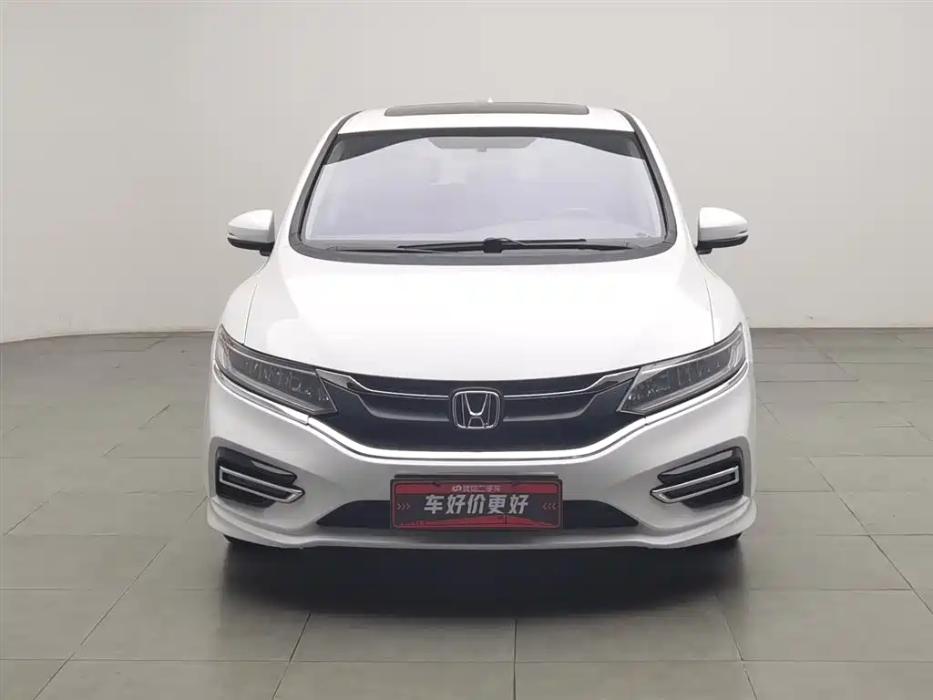 Jade 210 TURBO CVT Style 5-seat