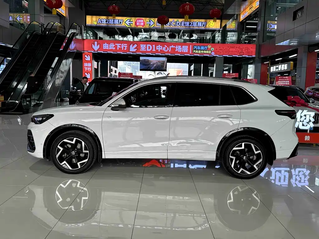 Tiguan L PRO 330 TSI 2 WD R-Line Smart Leading