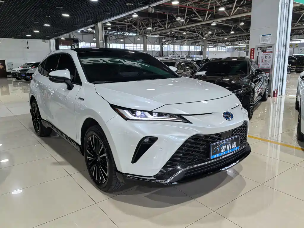 Venza 2.5 L Smart e-Hybrid Dual Engine 2 WD Distinguished