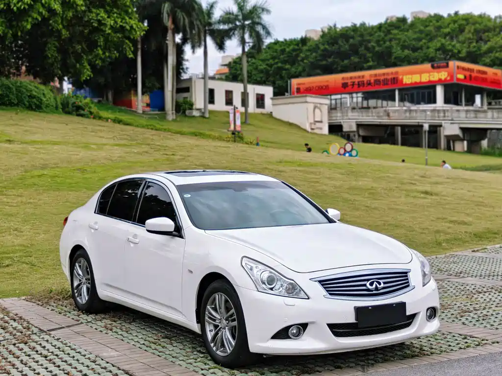 Infiniti G Series G25 Sedan Luxury Sport